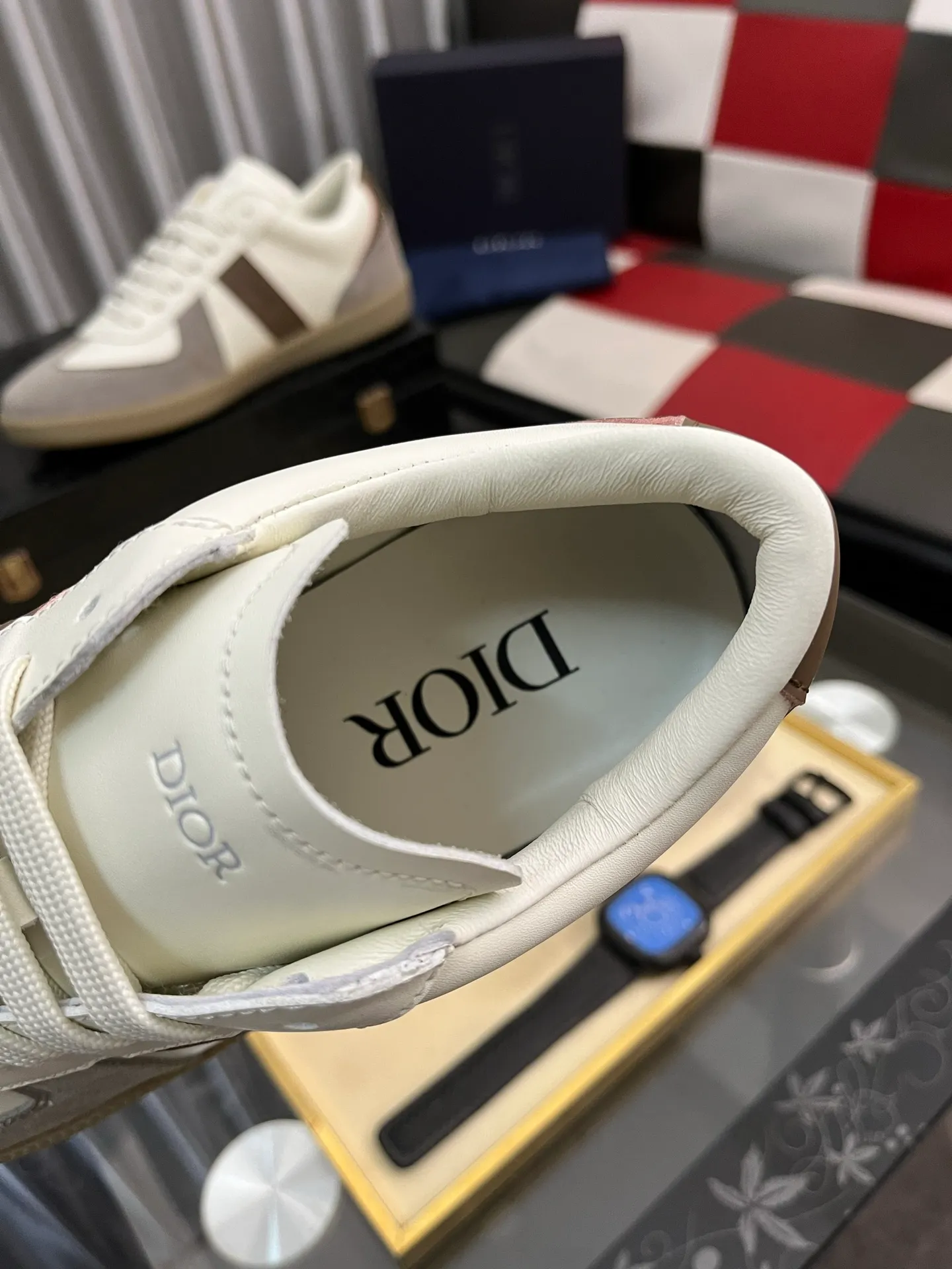 Men's shoes💰380⌚️⌚️[Dior] Dior's new men's genuine leather casual shoes, the highest version on the market, any comparison is welcome🆚! The original leather has excellent texture and is super high-end! Fetal sheep net lining imported from Italy, removable pad! Luxurious materials and fine workmanship, highly recommended! Code number: 38-44